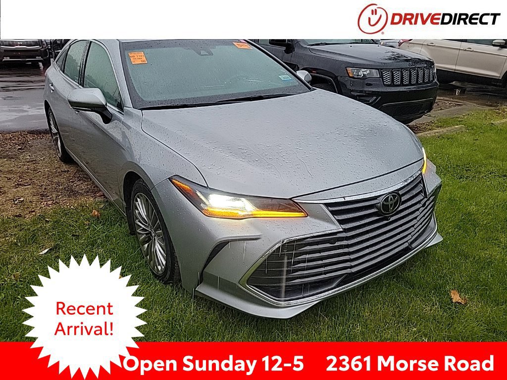 Used 2019 Toyota Avalon Limited FWD image 1