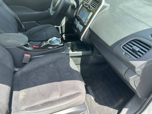 Used 2016 Nissan Leaf SV w/ Premium Package FWD image 27