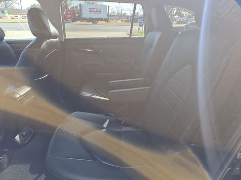 Used 2024 Toyota Highlander XLE image 23