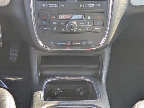 Used 2017 Dodge Grand Caravan GT image 6