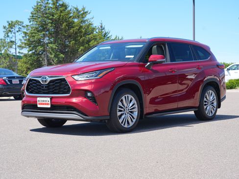 Used 2022 Toyota Highlander Platinum AWD/4WD image 7