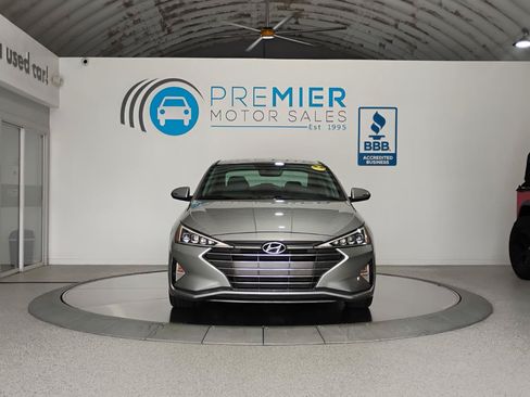 Used 2020 Hyundai Elantra Limited FWD image 17