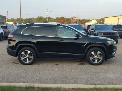 Used 2020 Jeep Cherokee Limited AWD/4WD image 2