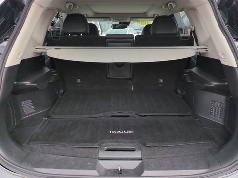 Used 2018 Nissan Rogue SL w/ Premium Package image 13