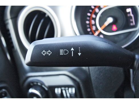 Used 2021 Jeep Wrangler Willys image 19