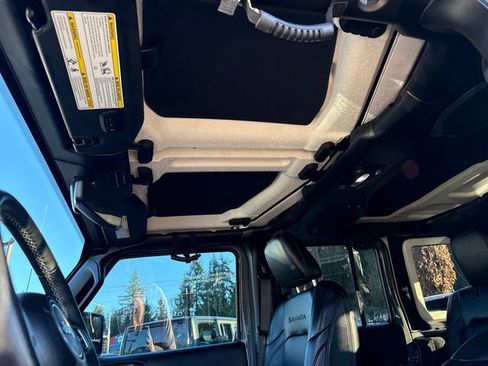 Used 2018 Jeep Wrangler Unlimited Sahara image 28