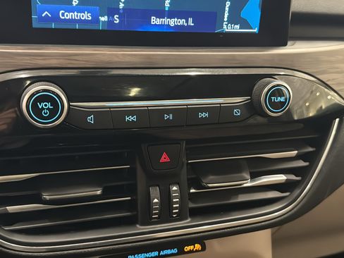 Used 2020 Ford Escape Titanium AWD/4WD image 19