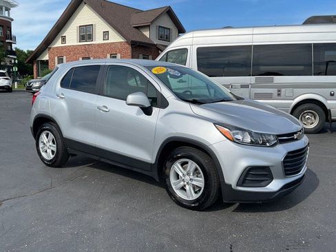 Used 2020 Chevrolet Trax LS w/ Tint and Cruise Package FWD image 30