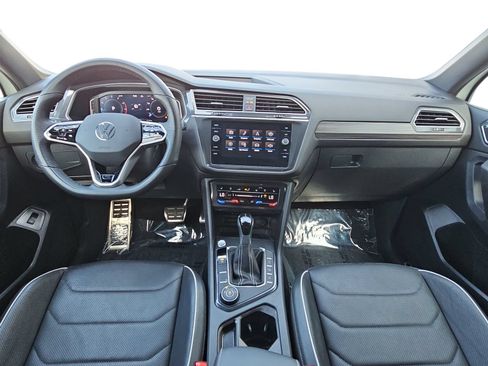 Used 2024 Volkswagen Tiguan SEL R-Line AWD/4WD image 9