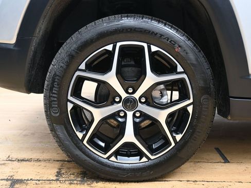 Used 2026 Jeep Compass Limited image 21