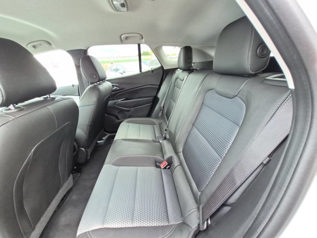Used 2026 Chevrolet Trax LT FWD image 25