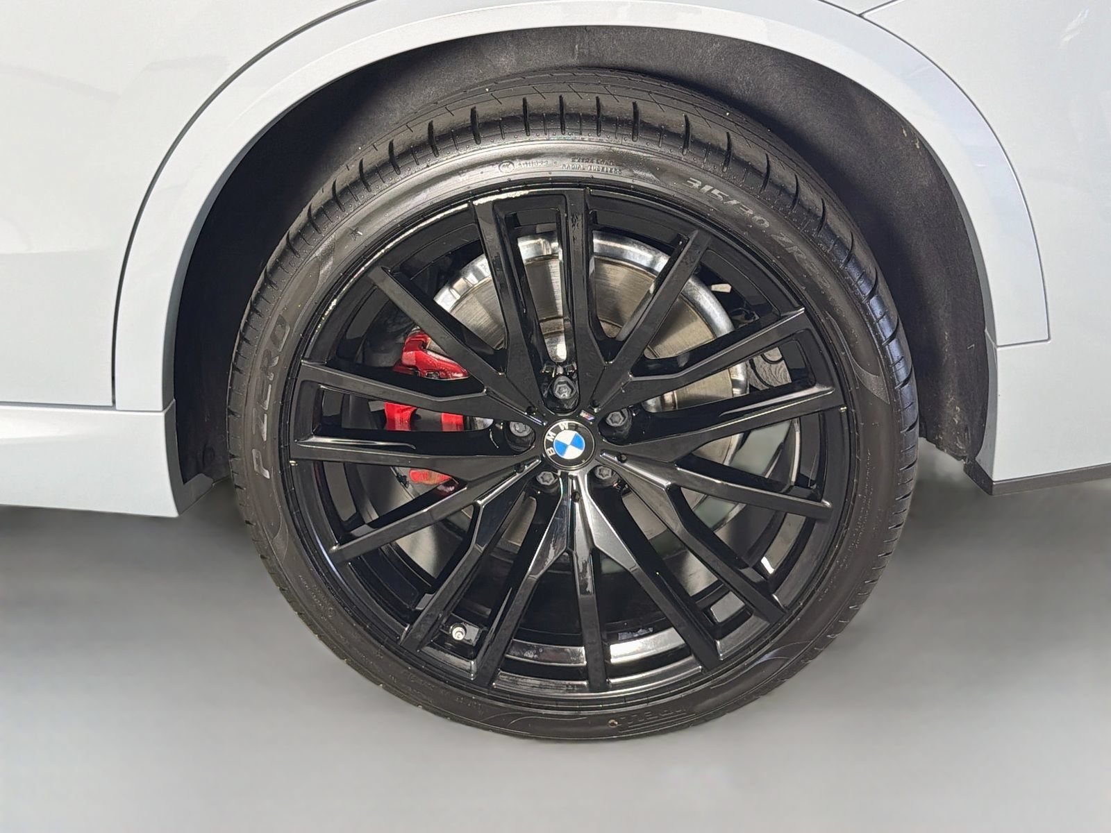 Certified 2025 BMW X5 M60i w/ Climate Comfort Package AWD/4WD image 33