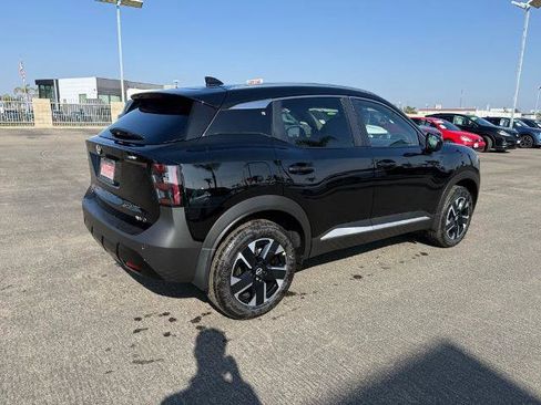 New 2026 Nissan Kicks SV w/ SV Premium Package image 6