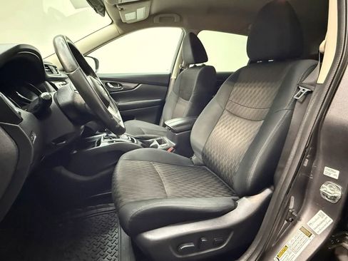 Used 2018 Nissan Rogue SV FWD image 13