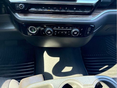 Used 2022 Chevrolet Silverado 1500 LT image 22