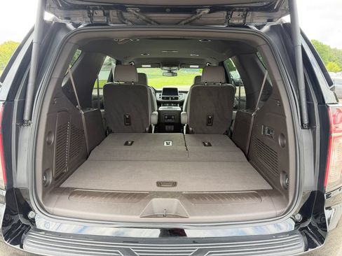 Used 2022 Chevrolet Tahoe LT w/ Luxury Package AWD/4WD image 11