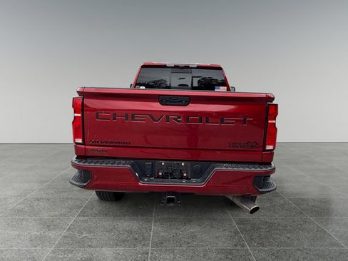 Used 2024 Chevrolet Silverado 2500 High Country w/ High Country Premium Package AWD/4WD image 4