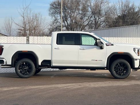 New 2026 GMC Sierra 2500 AT4 w/ AT4 Premium Plus Package image 3