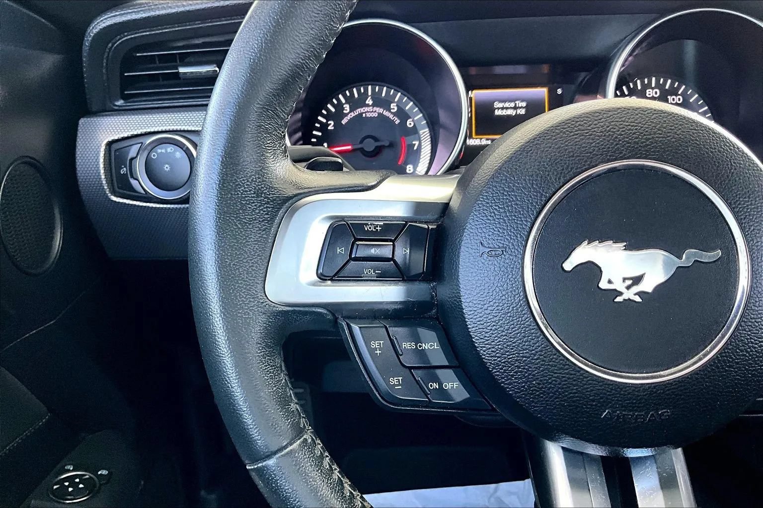 Used 2019 Ford Mustang Coupe w/ Equipment Group 101A RWD image 10