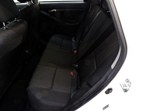 Used 2013 Toyota Matrix L FWD image 10
