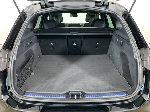 Used 2025 Mercedes-Benz GLC 300 4MATIC image 13
