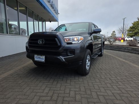 Used 2023 Toyota Tacoma SR image 33