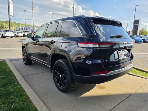Used 2024 Jeep Grand Cherokee Limited w/ Trailer Tow Package AWD/4WD image 7