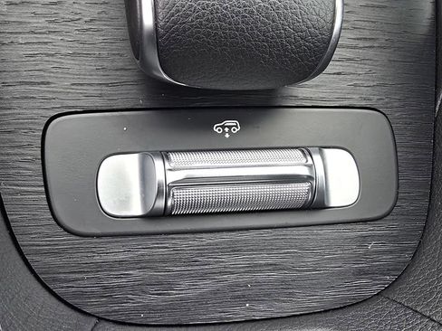 Certified 2022 Mercedes-Benz GLS 450 4MATIC image 36