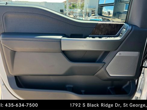 Used 2026 Ford F250 Lariat w/ FX4 Off-Road Package image 14