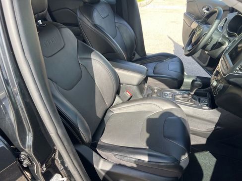 Certified 2022 Jeep Cherokee Latitude Lux FWD image 47
