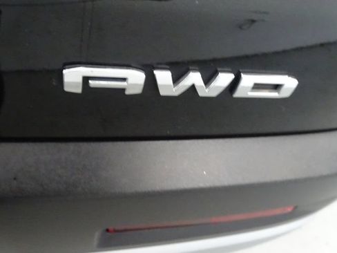 Certified 2023 GMC Acadia SLE w/ Driver Convenience Package AWD/4WD image 27