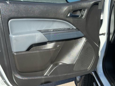 Used 2021 Chevrolet Colorado Z71 w/ Safety Package image 16