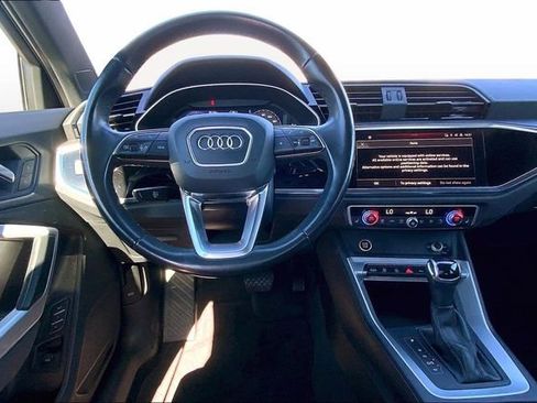 Used 2023 Audi Q3 2.0T Premium w/ Convenience Package image 5