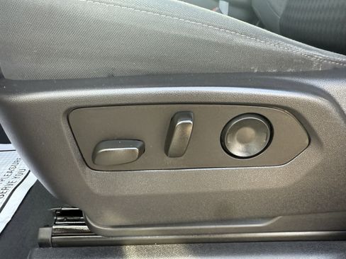 Used 2022 Chevrolet Silverado 1500 LT image 15