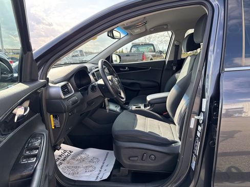 Used 2017 Kia Sorento LX w/ LX Convenience Package image 32