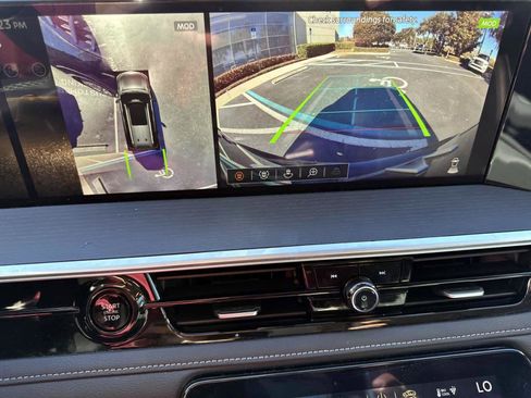 Certified 2025 INFINITI QX80 Sensory image 28