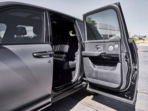 Used 2020 Rolls-Royce Cullinan AWD/4WD image 32