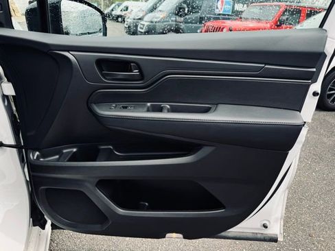 Used 2025 Honda Odyssey Sport-L image 16