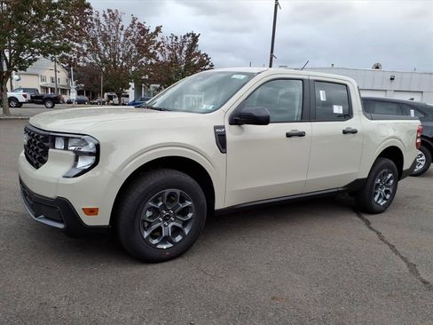 New 2025 Ford Maverick XLT w/ Equipment Group 302A image 7