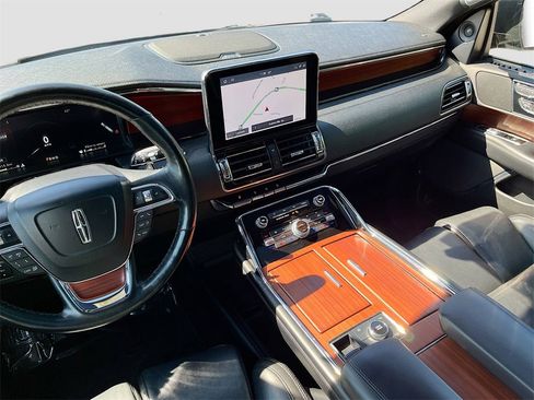 Used 2021 Lincoln Navigator Reserve image 22