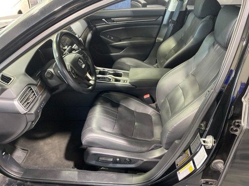 Used 2020 Honda Accord Touring image 12