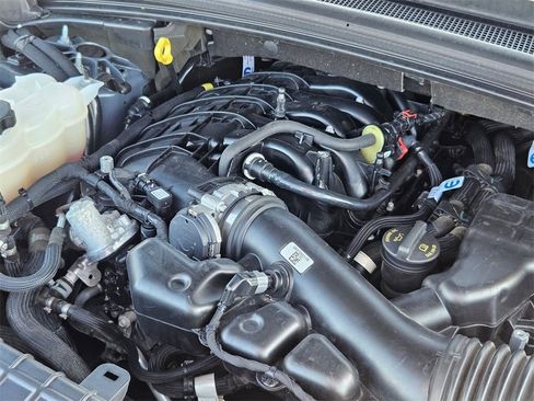 Used 2023 Jeep Grand Cherokee L Laredo image 38