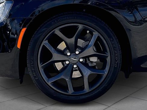 Used 2023 Chrysler 300 S image 10