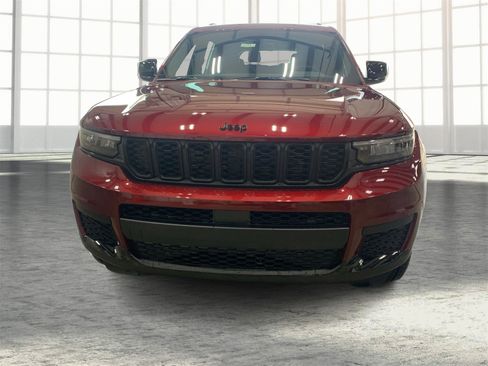 Used 2025 Jeep Grand Cherokee L Altitude image 22