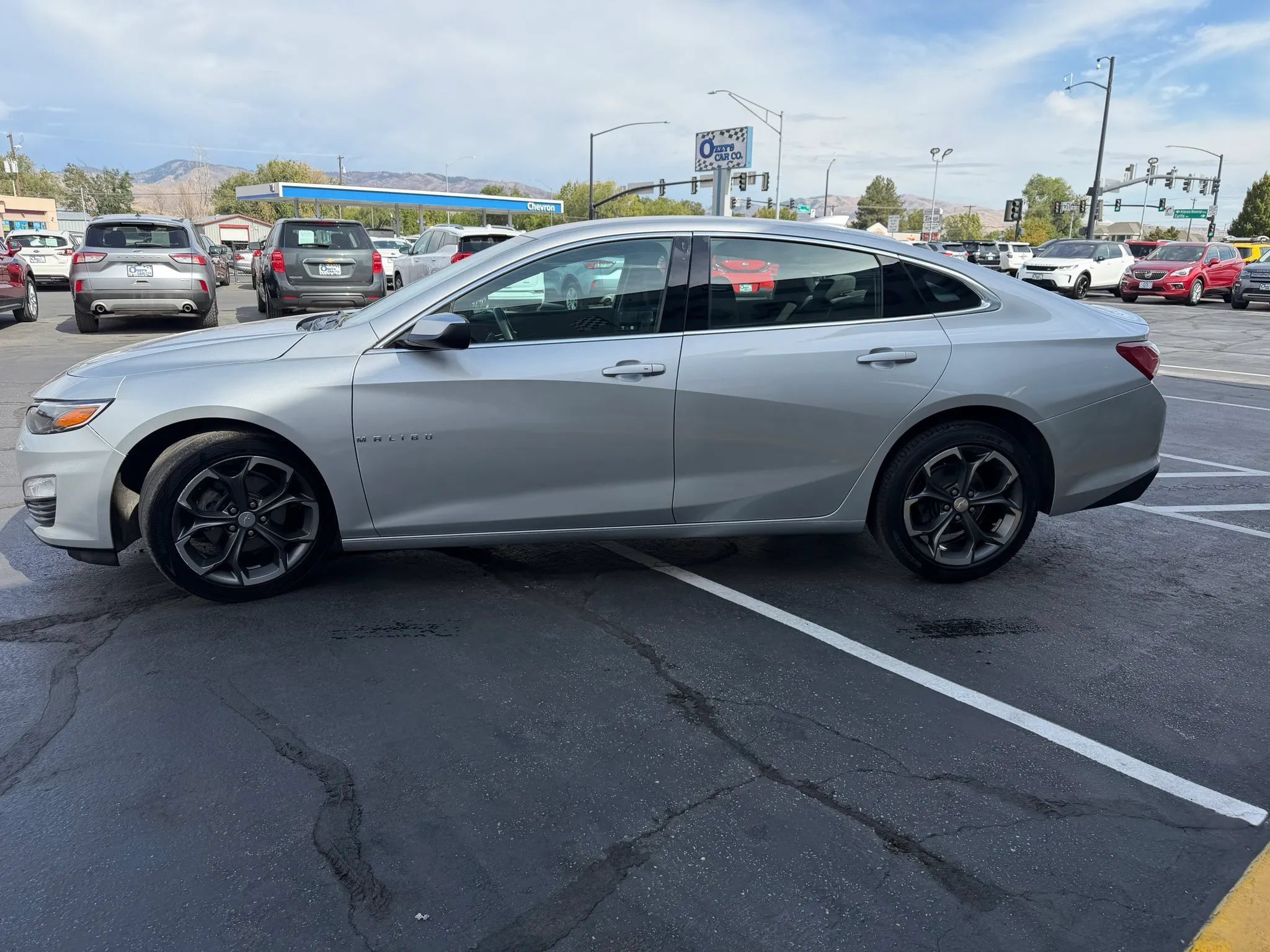 Used 2022 Chevrolet Malibu LT FWD image 5
