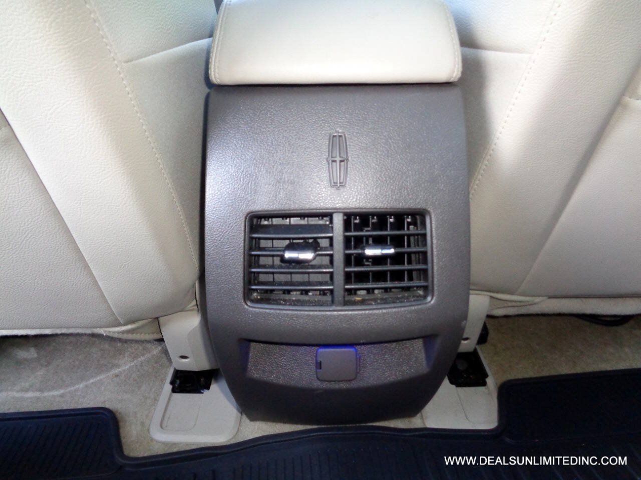 Used 2015 Lincoln MKX AWD w/ Equipment Group 102A image 19