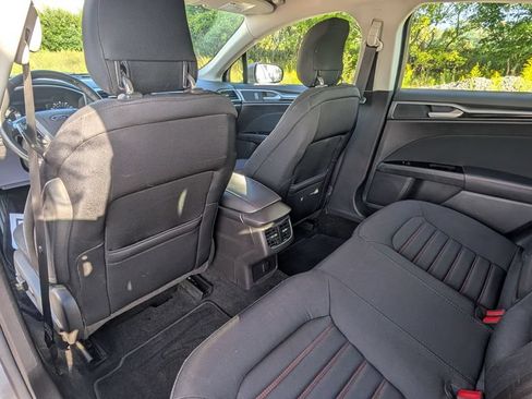 Used 2014 Ford Fusion SE w/ Equipment Group 201A FWD image 13