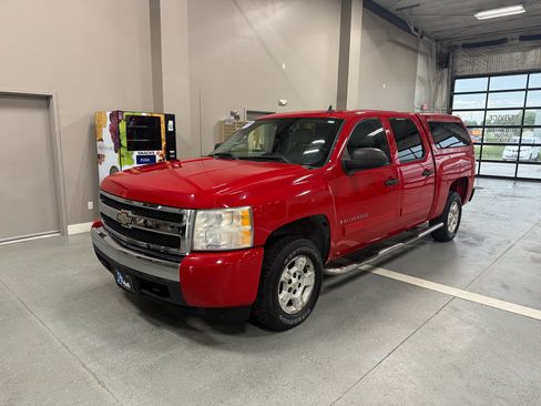 Used 2007 Chevrolet Silverado 1500 LT RWD image 2