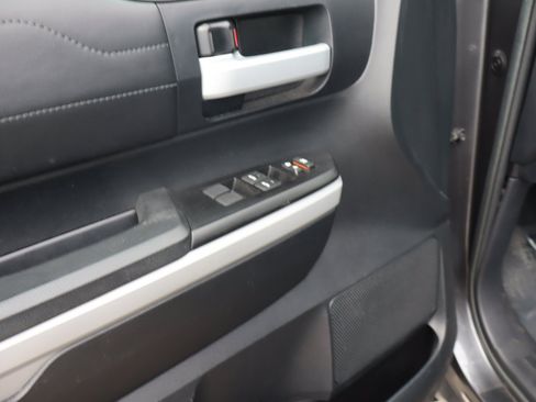 Used 2019 Toyota Tundra Limited w/ Limited Premium Package AWD/4WD image 11