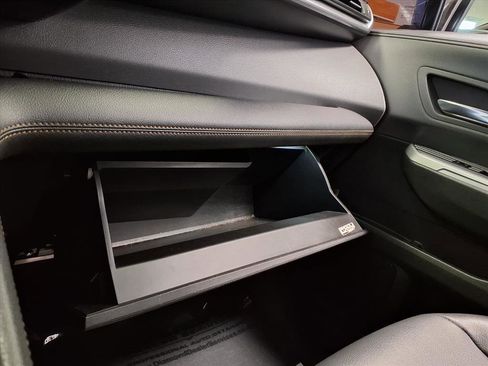 Used 2022 Toyota Sienna XLE Woodland Edition image 27